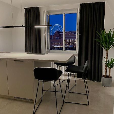 Apartament West - Targ Rybny Appartamento Danzica Esterno foto